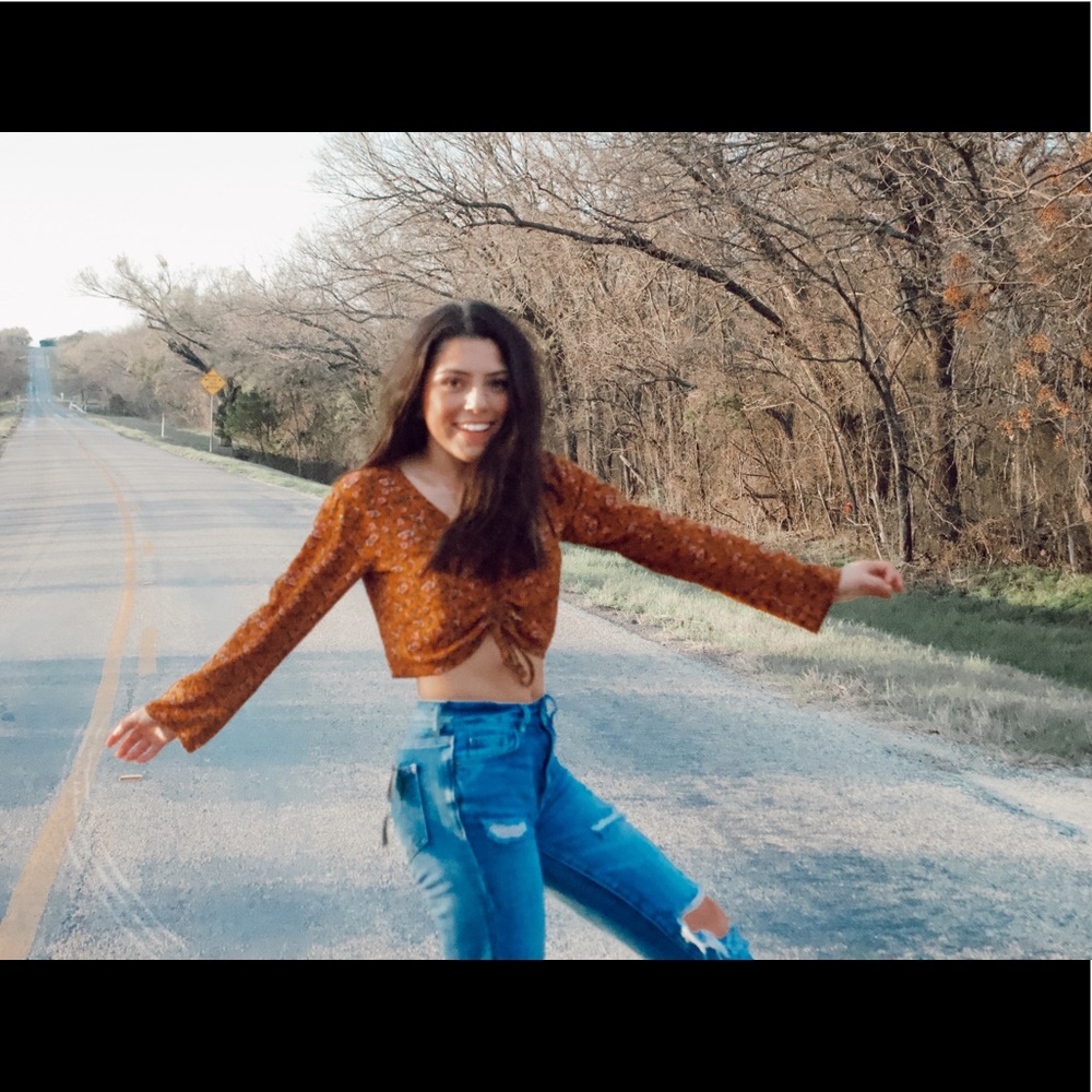 Flower Blouse/crop top (FREE PEOPLE)